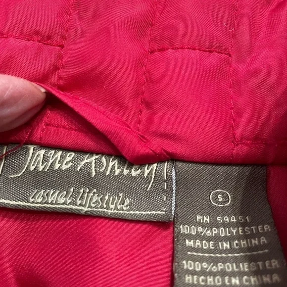 Jane Ashley women’s red quilted jacket with snap button closure size small - Picture 5 of 5
